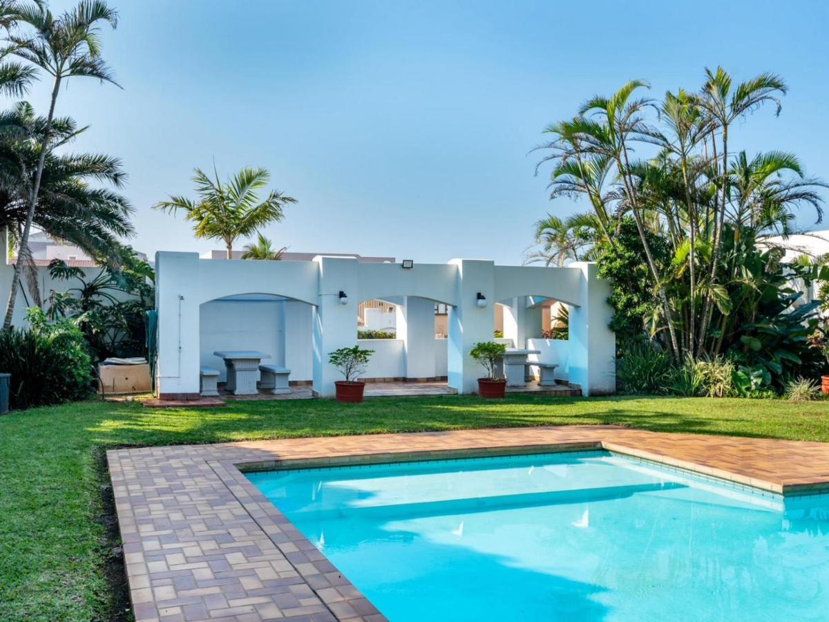 Skiathos At Beachfront Apartments In Shakas Rock Ballito Bagian luar foto